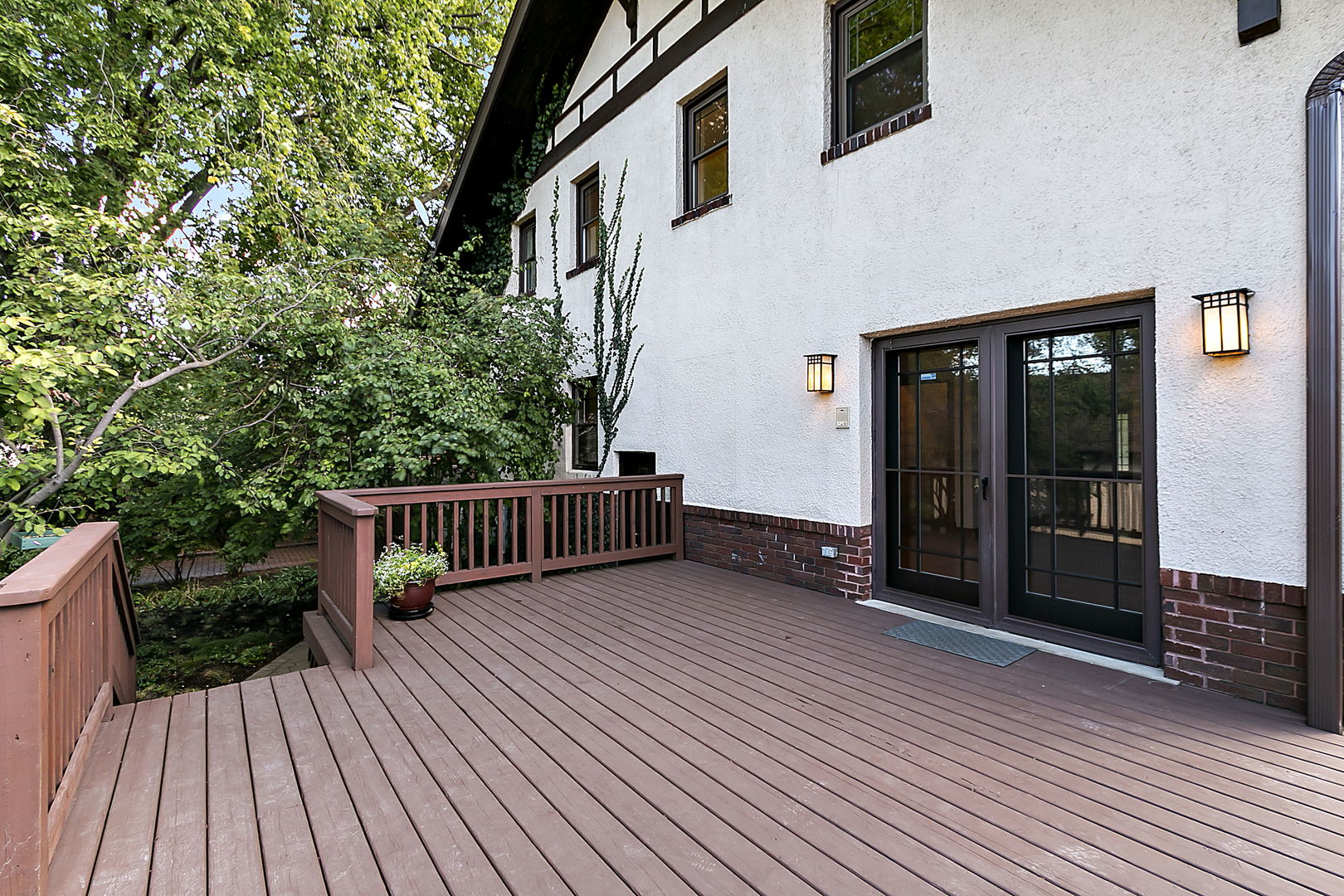 82 Lawton Road, Riverside, IL 60546