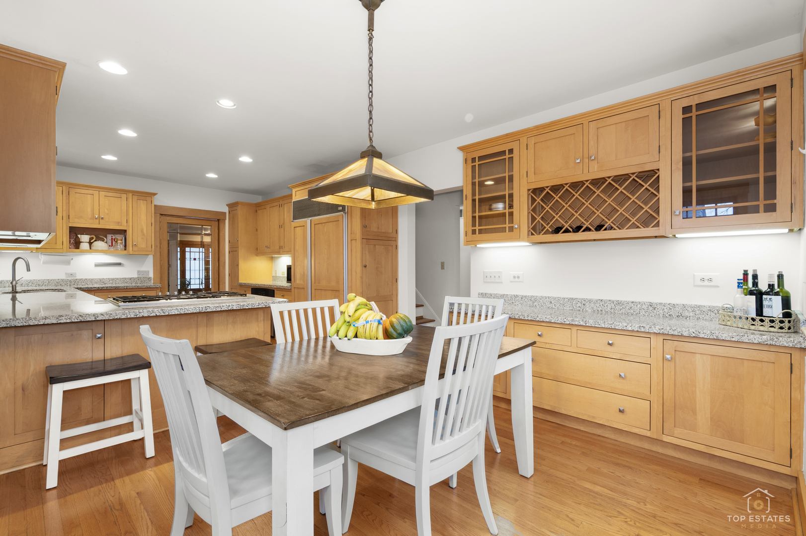 82 Lawton Road, Riverside, IL 60546