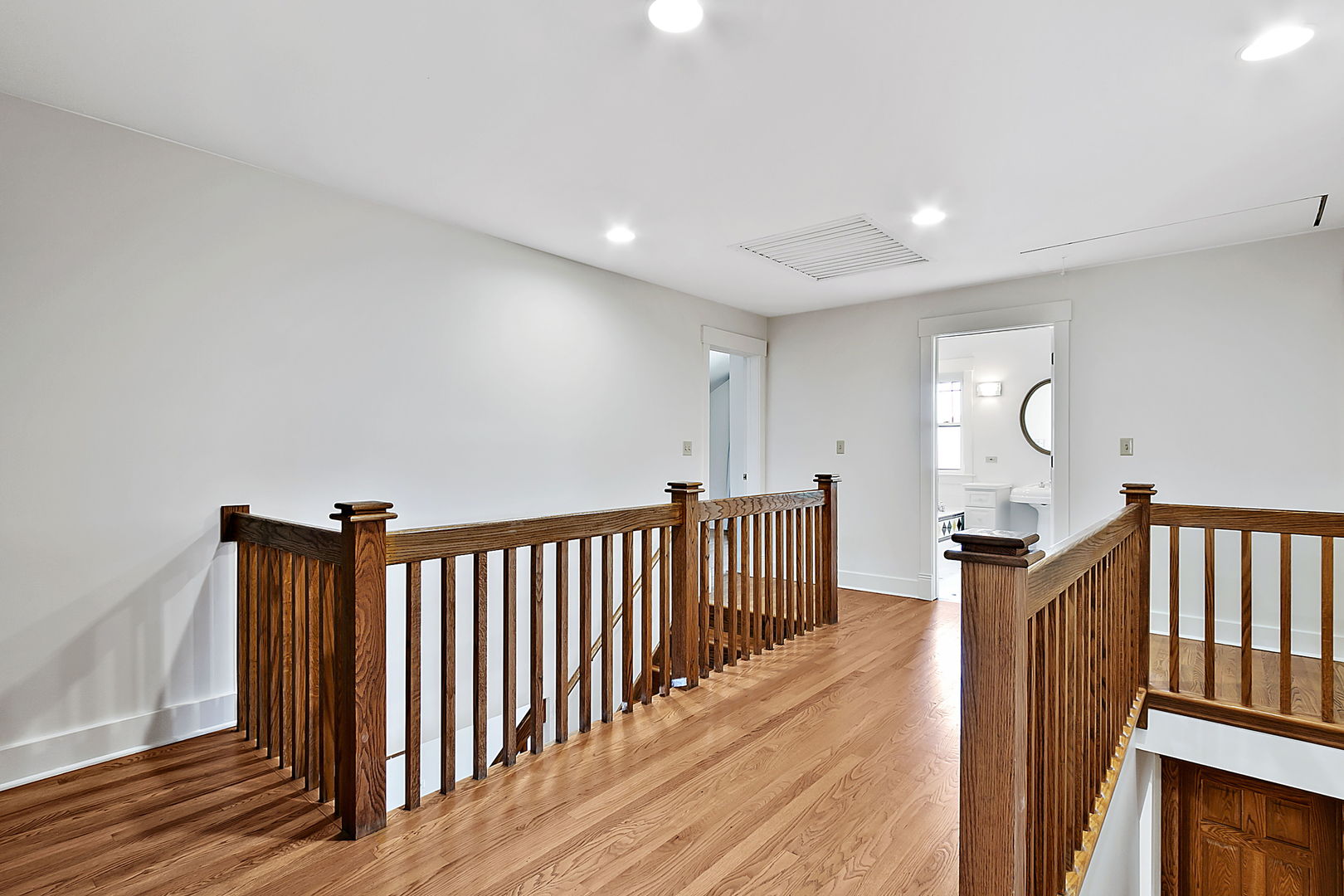 82 Lawton Road, Riverside, IL 60546