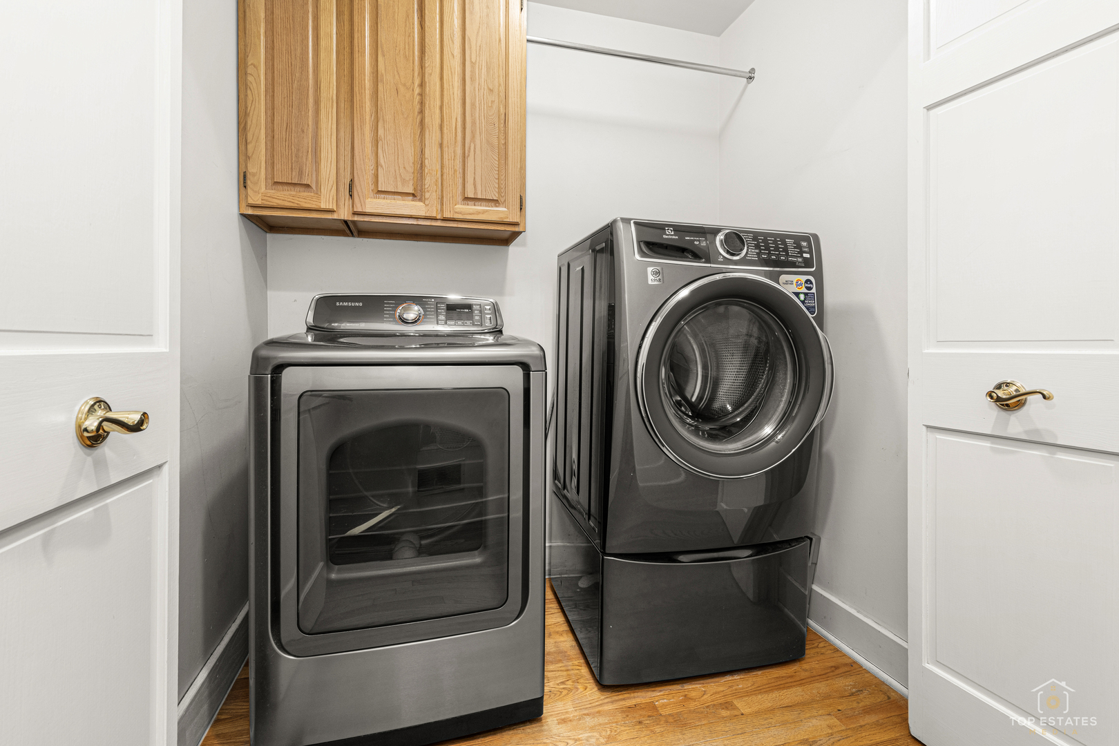 82 Lawton Road, Riverside, IL 60546