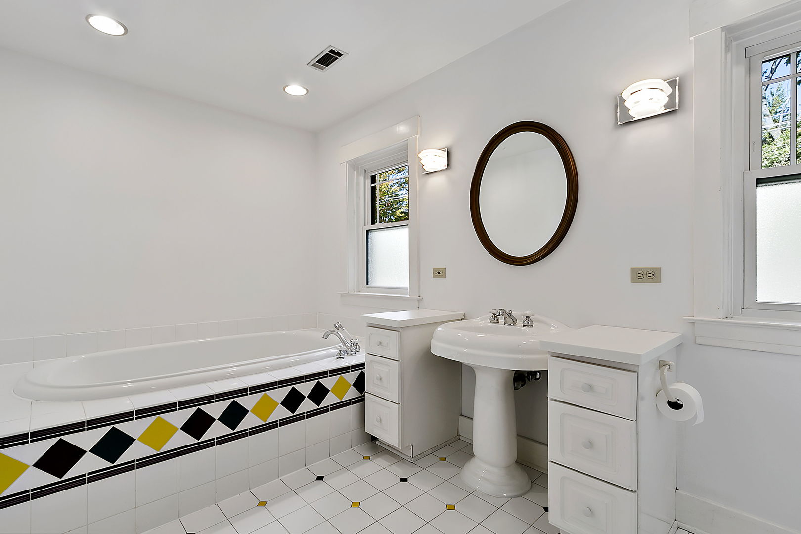 82 Lawton Road, Riverside, IL 60546