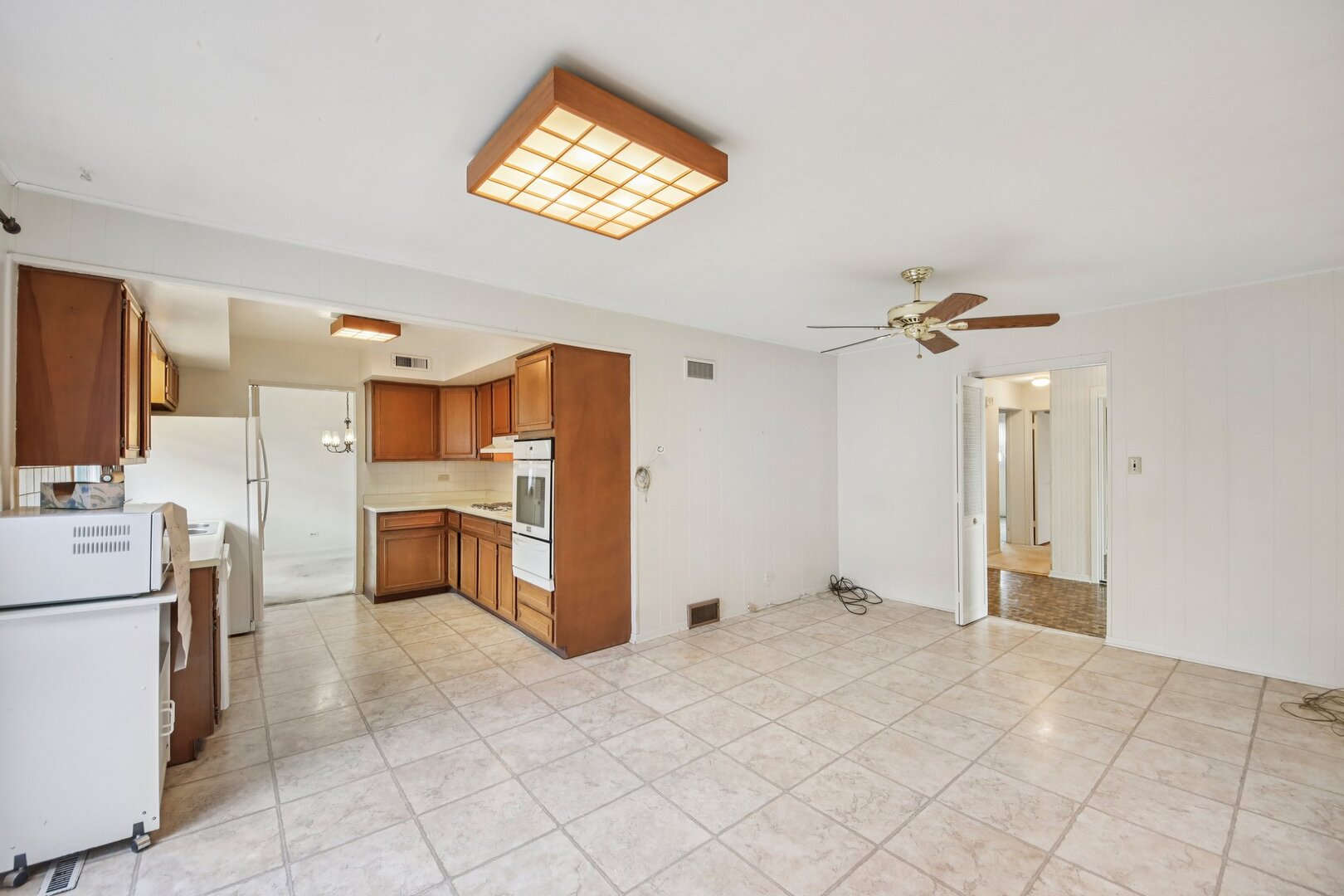 817 Belair Drive, Darien, IL 60561