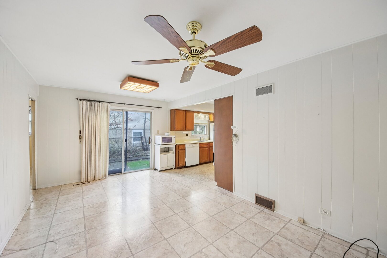 817 Belair Drive, Darien, IL 60561