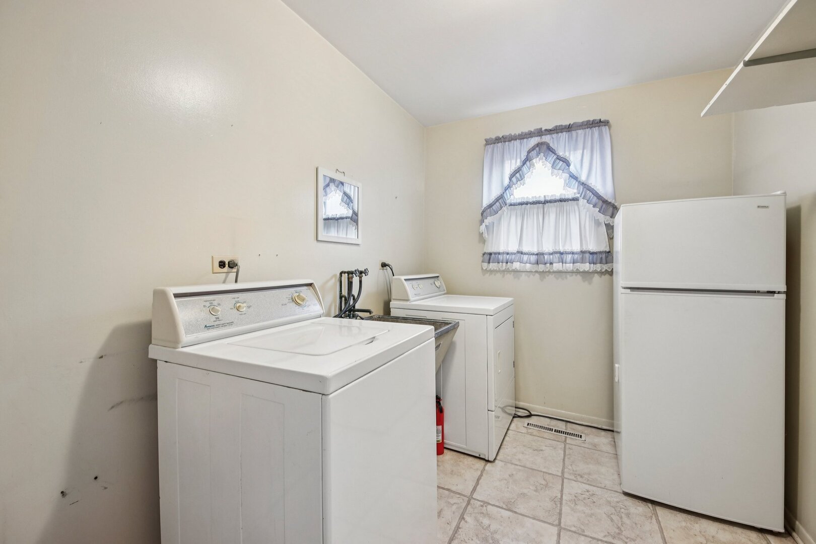 817 Belair Drive, Darien, IL 60561