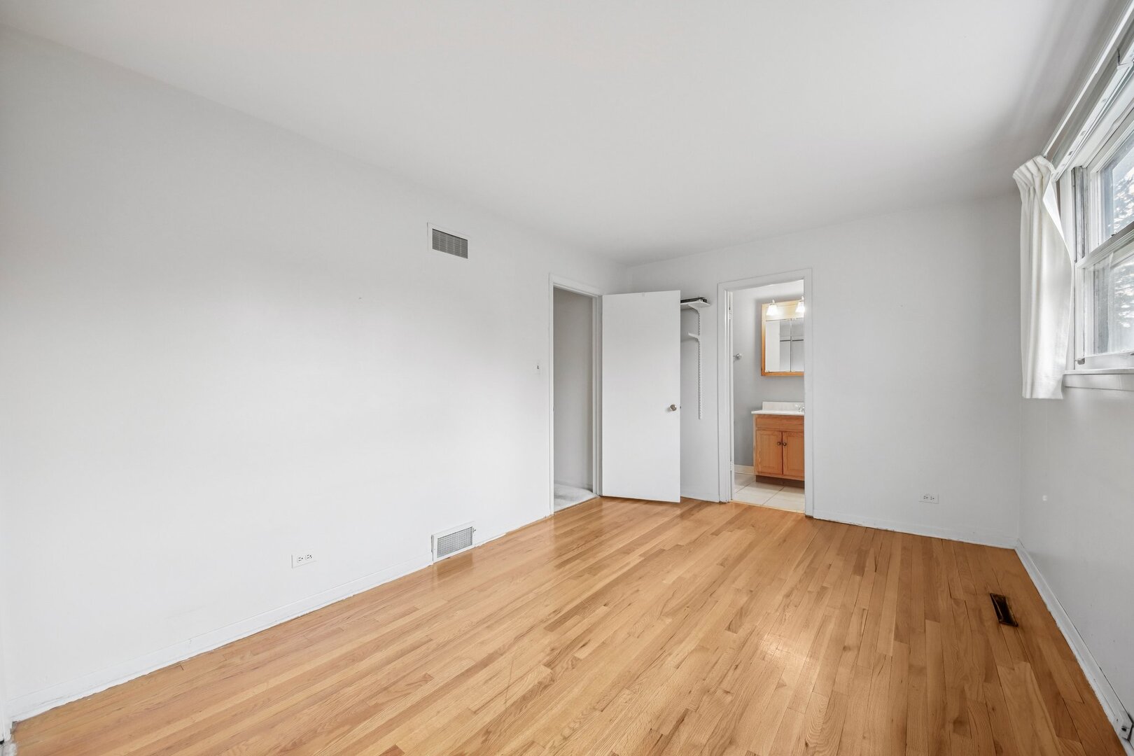 817 Belair Drive, Darien, IL 60561