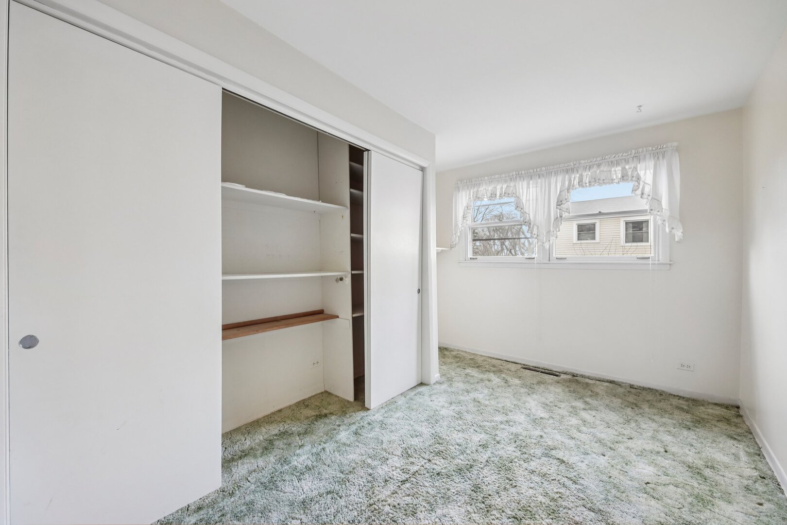 817 Belair Drive, Darien, IL 60561