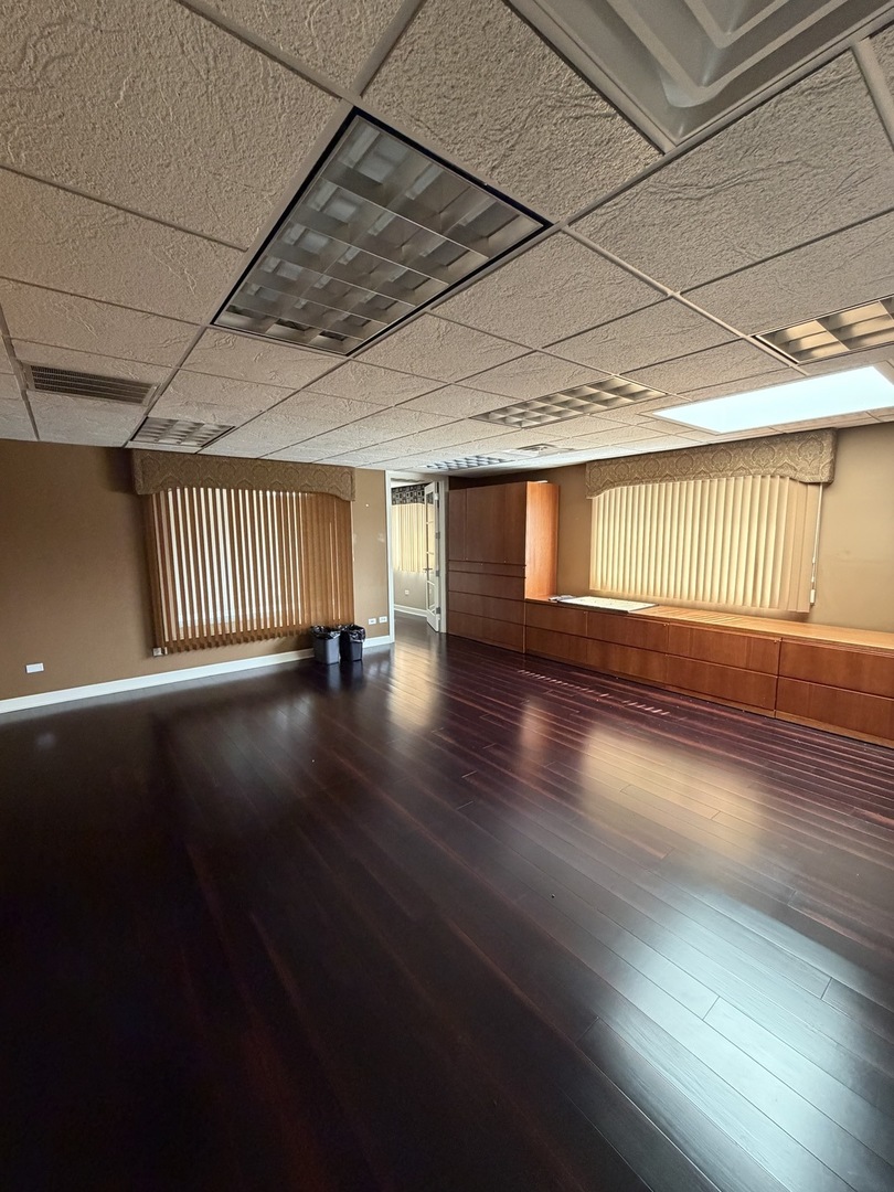 6500 W College Drive, Palos Heights, IL 60463