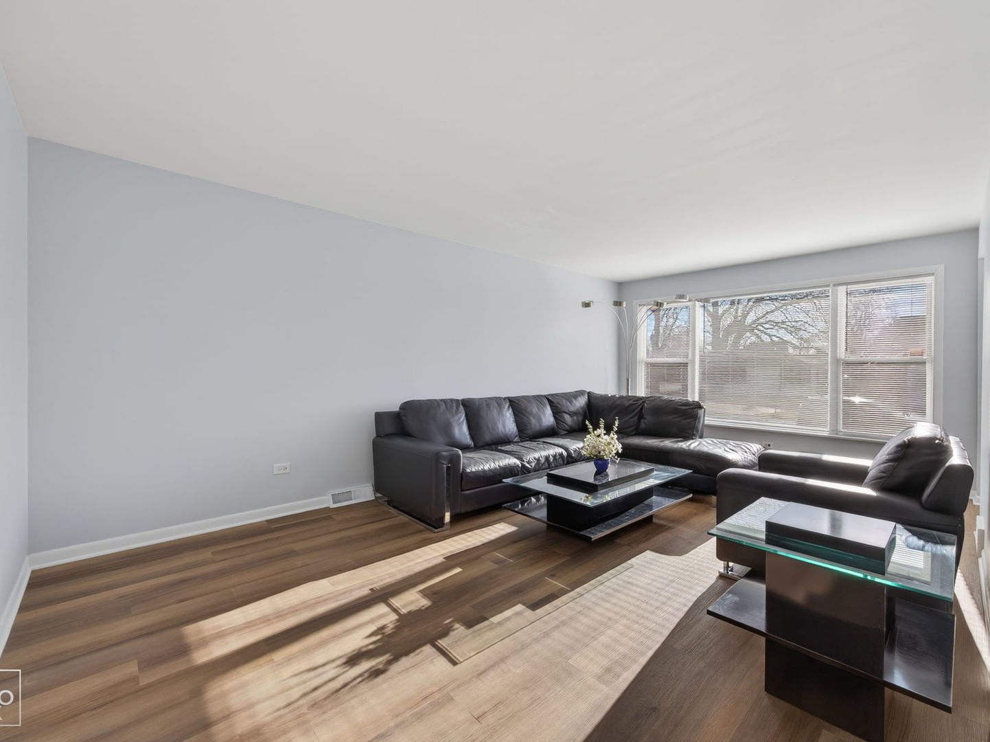 10643 S 83rd Avenue, Palos Hills, IL 60465