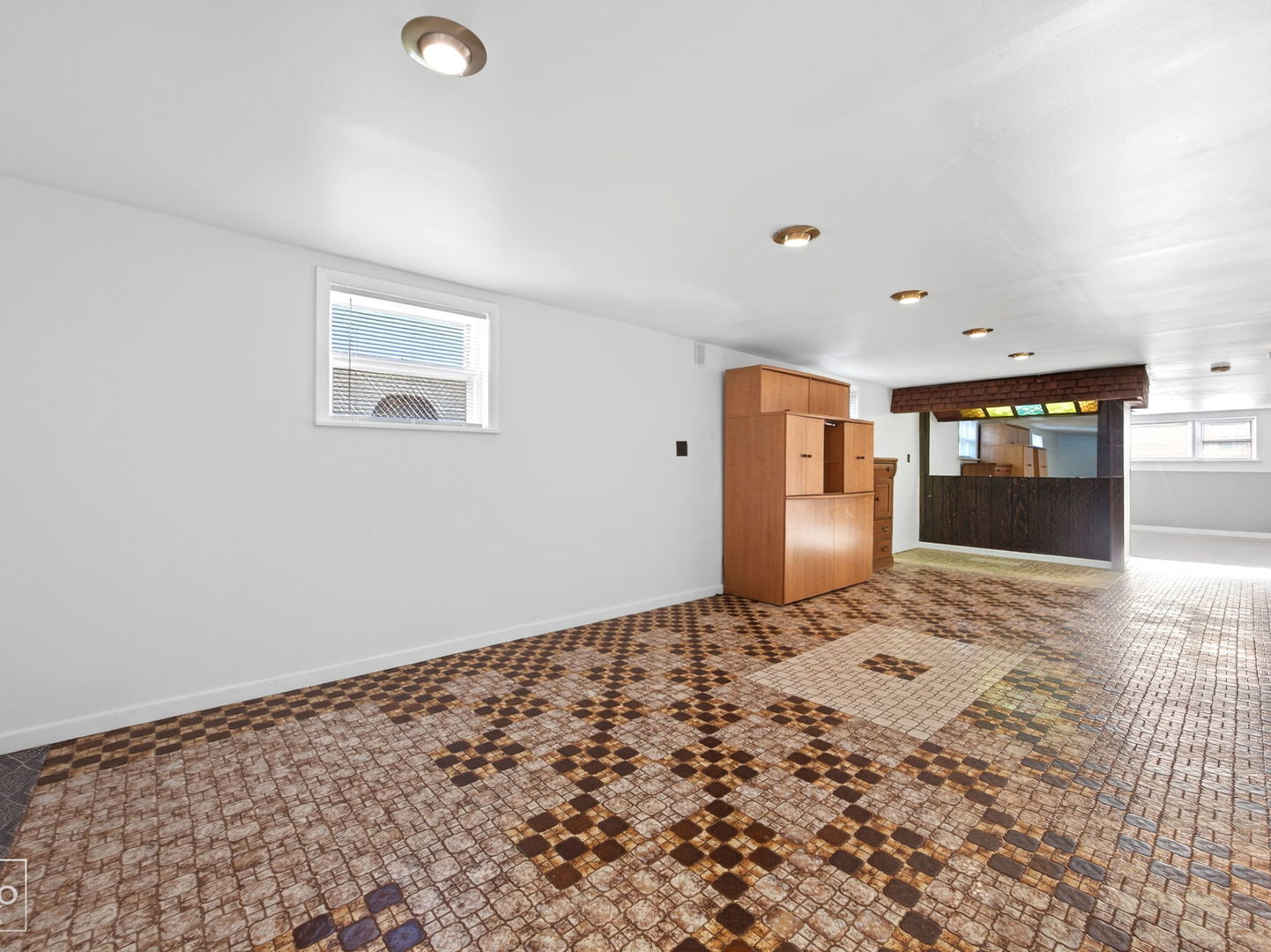 10643 S 83rd Avenue, Palos Hills, IL 60465