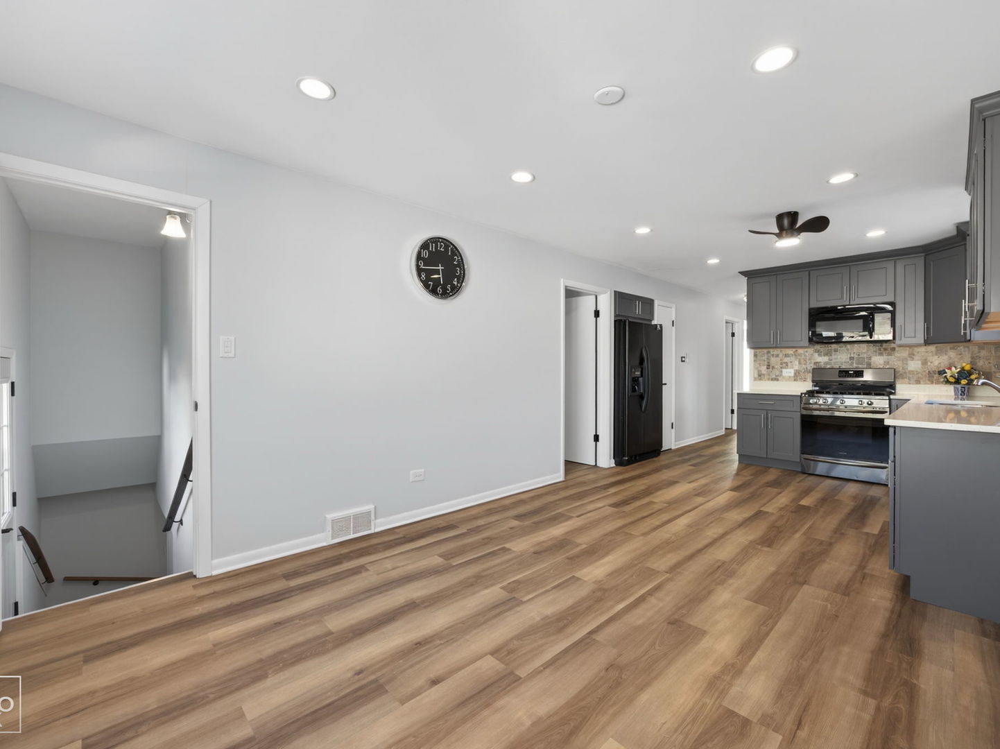 10643 S 83rd Avenue, Palos Hills, IL 60465