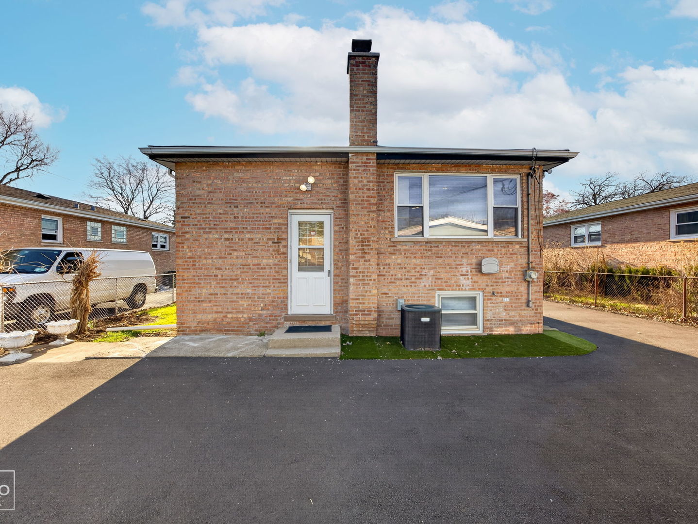 10643 S 83rd Avenue, Palos Hills, IL 60465