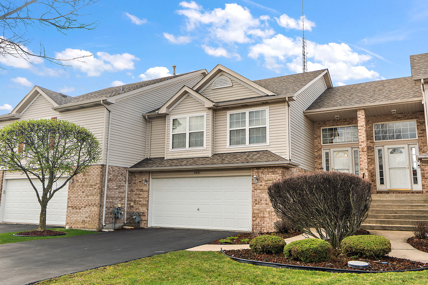 6881 Geneva Drive, Tinley Park, IL 60477