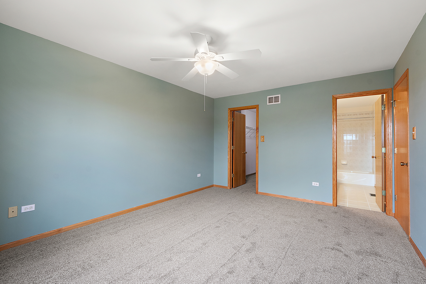 6881 Geneva Drive, Tinley Park, IL 60477