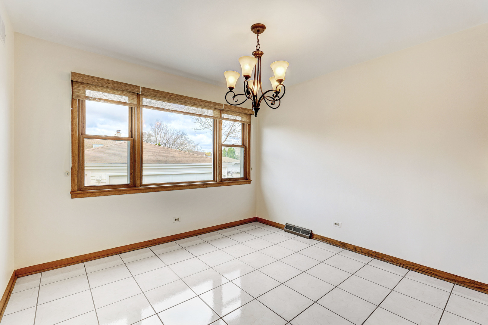 8506 N Greenwood Avenue, Niles, IL 60714