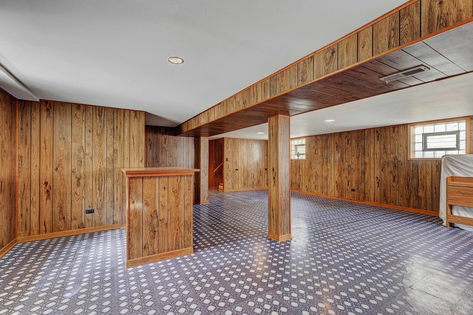 8506 N Greenwood Avenue, Niles, IL 60714