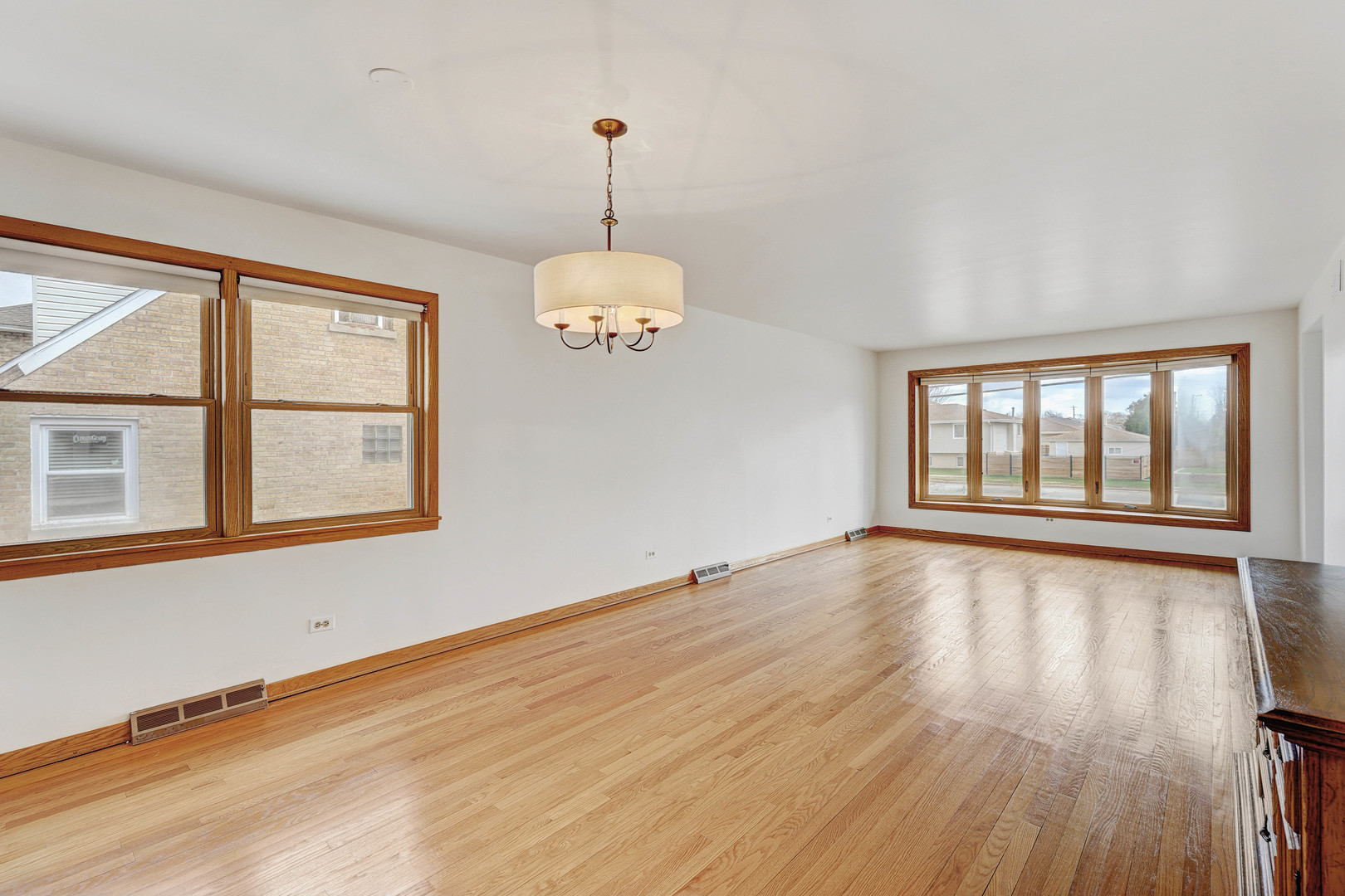 8506 N Greenwood Avenue, Niles, IL 60714