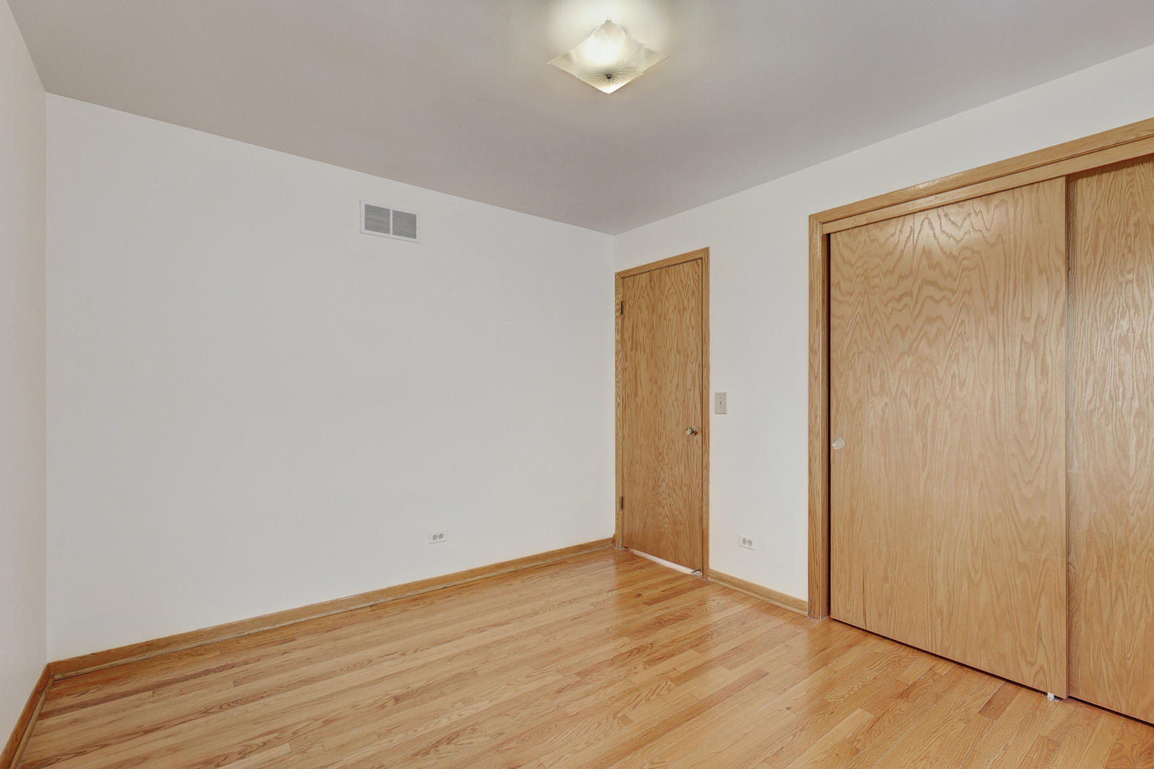 8506 N Greenwood Avenue, Niles, IL 60714