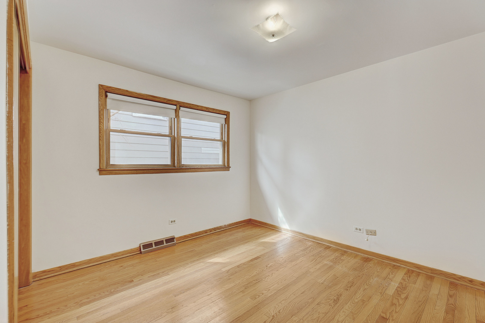 8506 N Greenwood Avenue, Niles, IL 60714