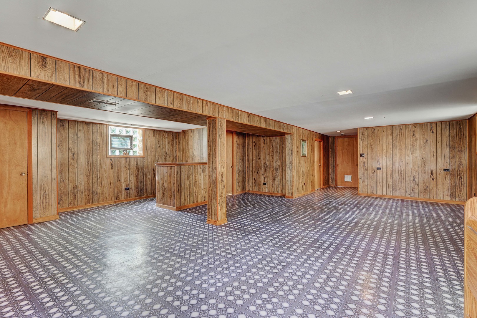 8506 N Greenwood Avenue, Niles, IL 60714