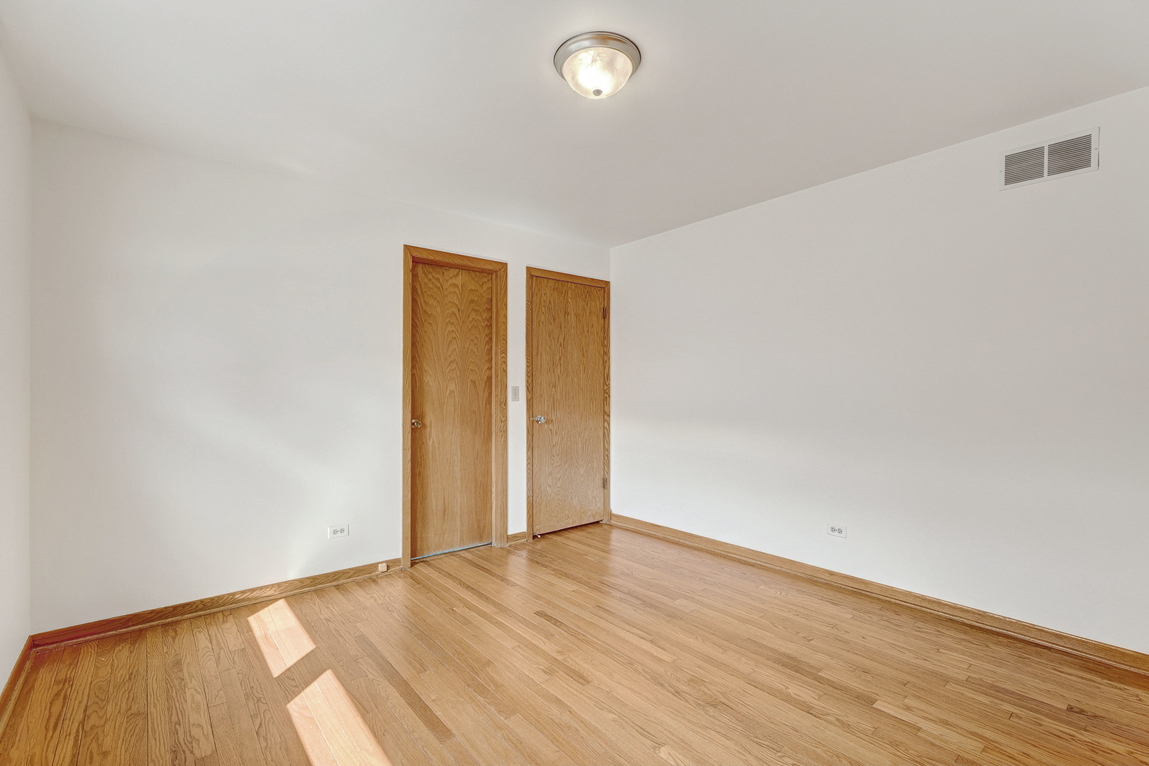 8506 N Greenwood Avenue, Niles, IL 60714