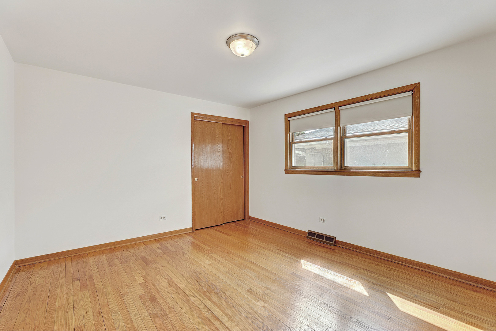 8506 N Greenwood Avenue, Niles, IL 60714