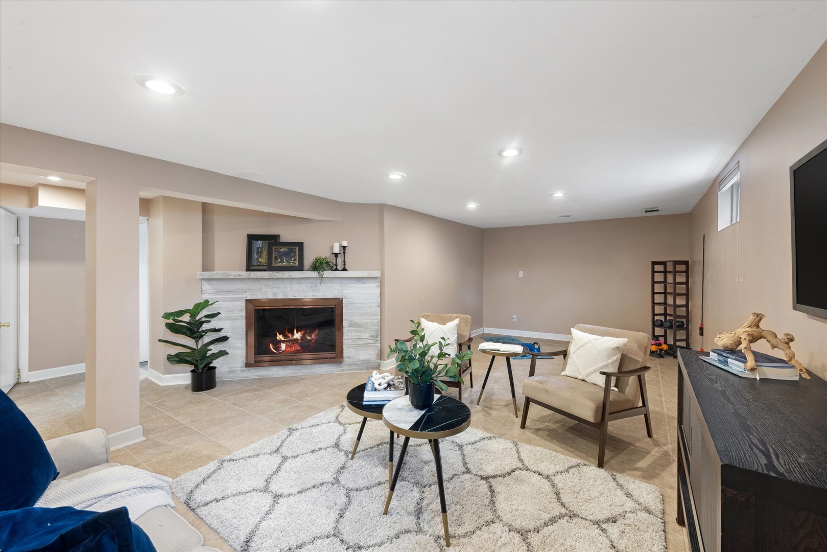 123 E Columbia Avenue, Elmhurst, IL 60126