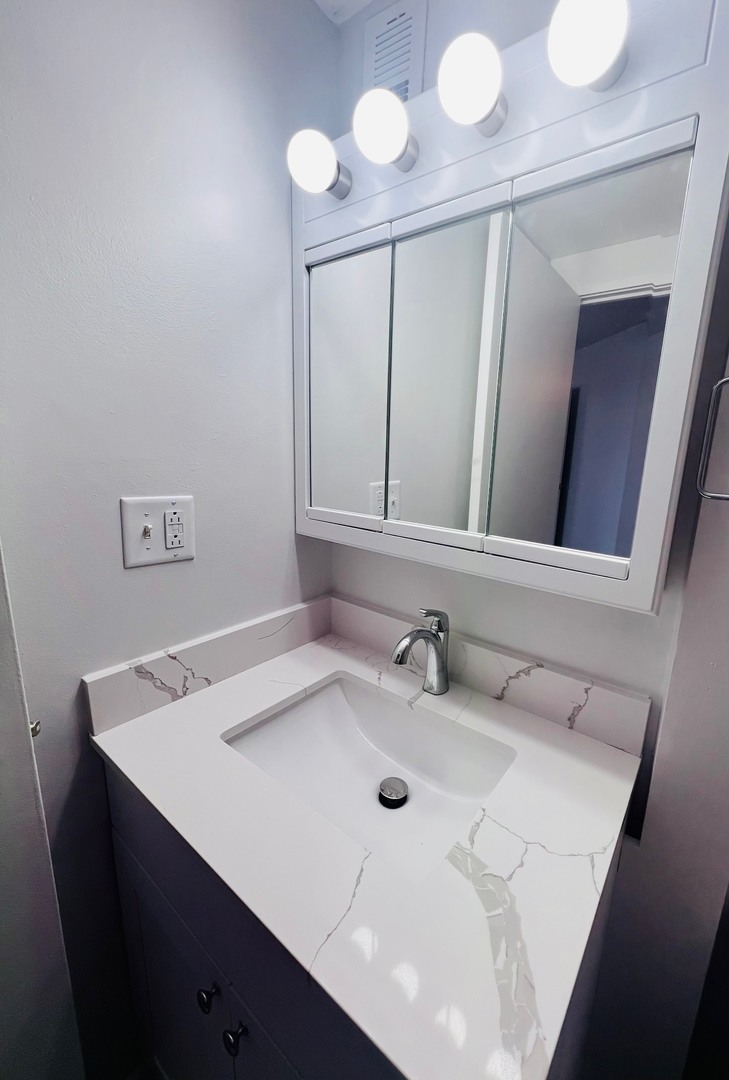 1750 N Marywood Avenue #513, Aurora, IL 60505