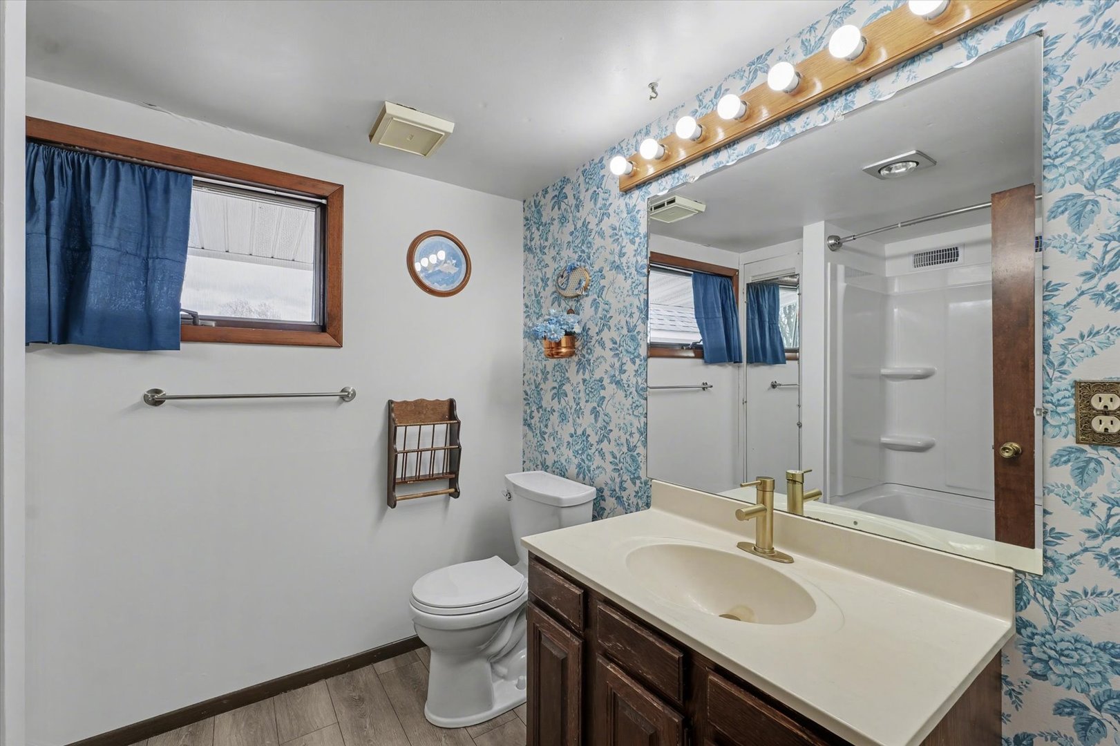 21 E Linn Street, Piper City, IL 60959