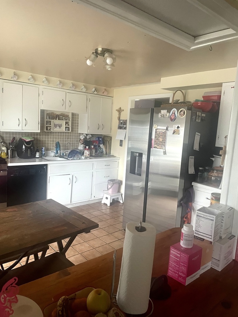 1852 Center Drive, Carpentersville, IL 60110