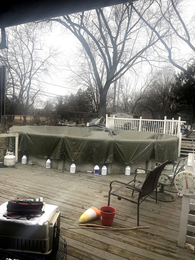 1852 Center Drive, Carpentersville, IL 60110