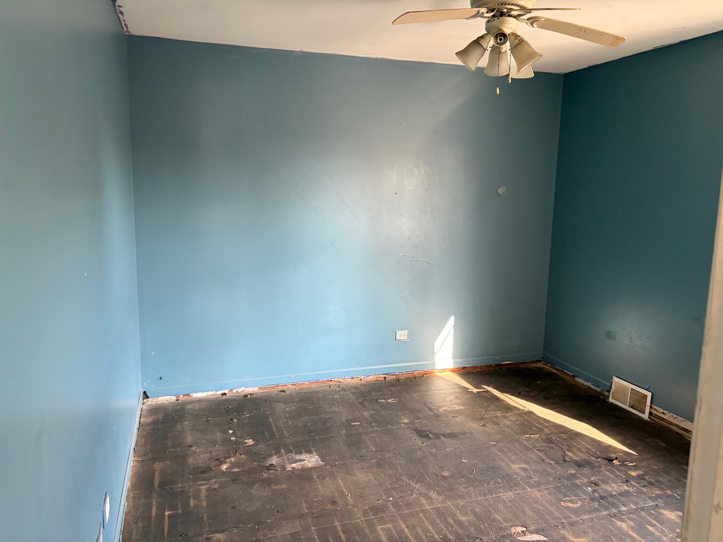 15129 LEXINGTON Avenue, Harvey, IL 60426