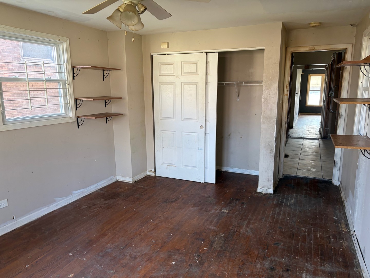 15129 LEXINGTON Avenue, Harvey, IL 60426