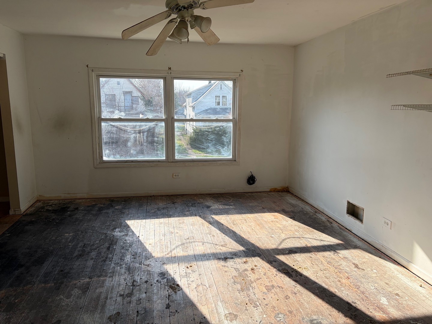 15129 LEXINGTON Avenue, Harvey, IL 60426