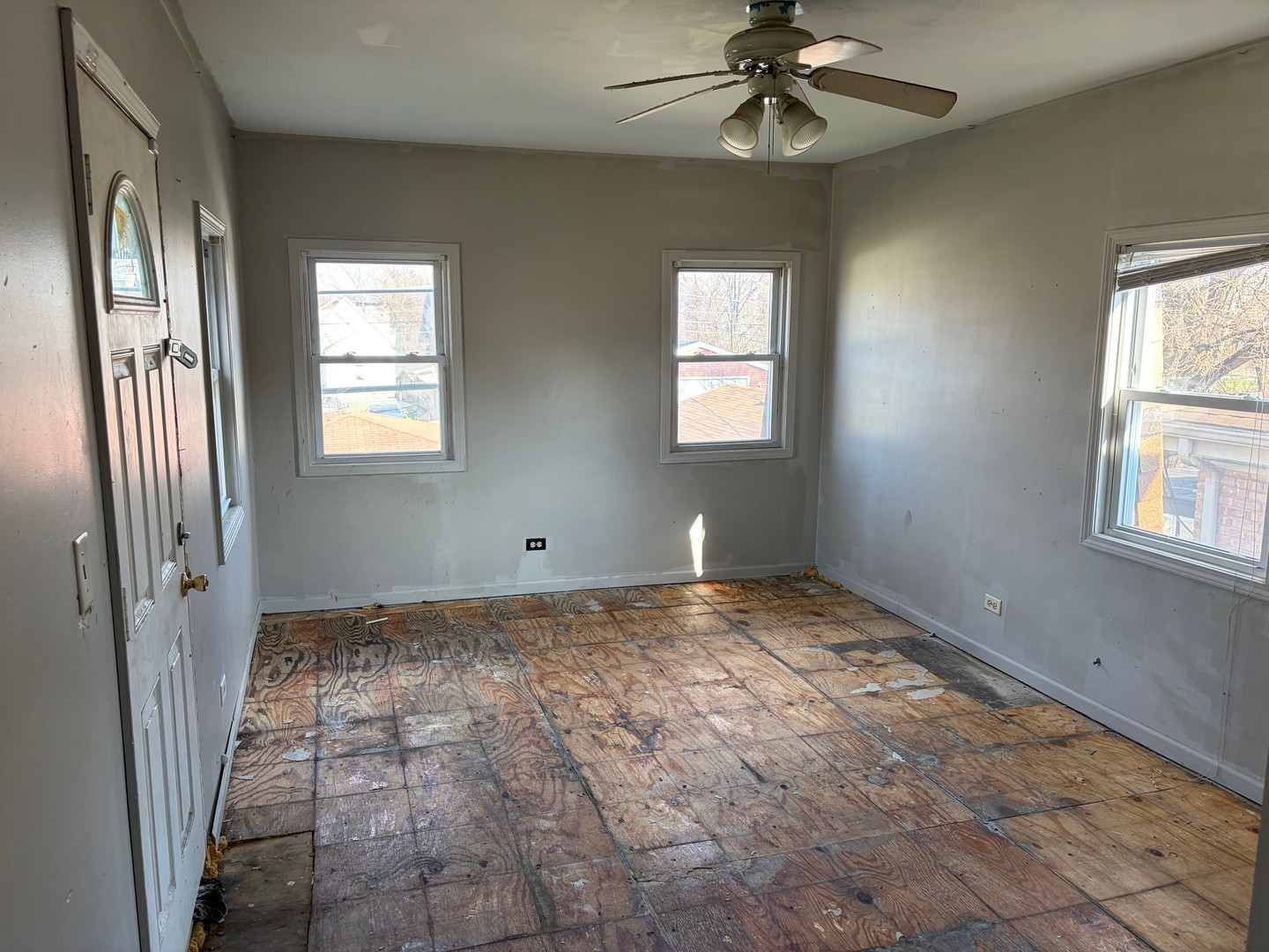 15129 LEXINGTON Avenue, Harvey, IL 60426