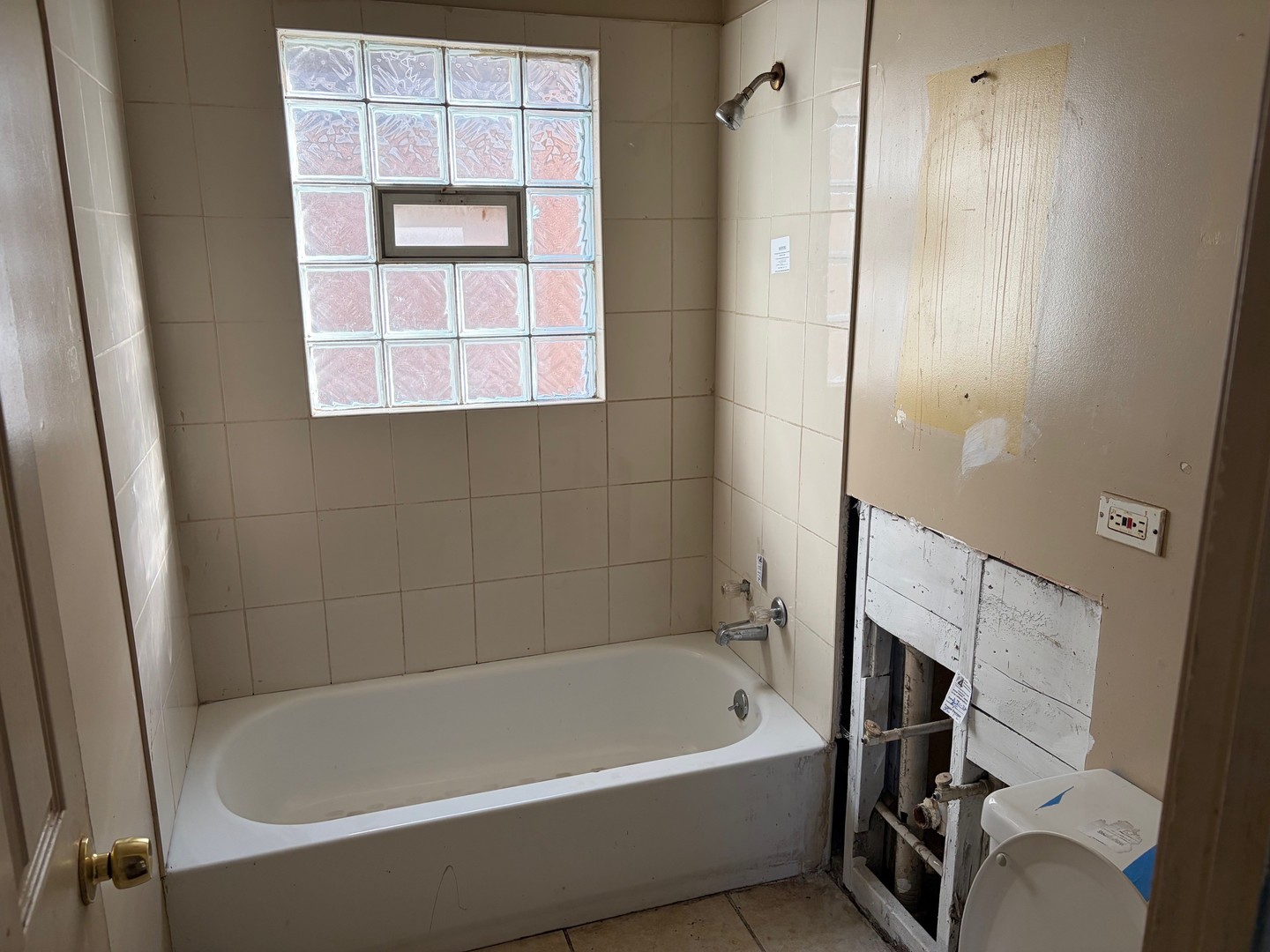 15129 LEXINGTON Avenue, Harvey, IL 60426