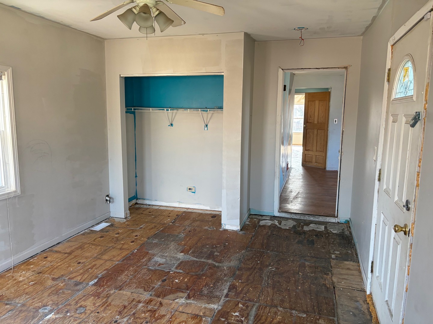 15129 LEXINGTON Avenue, Harvey, IL 60426