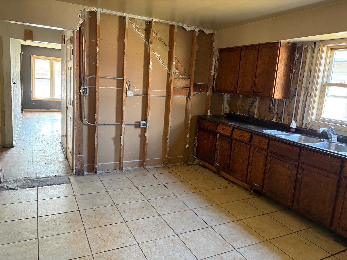 15129 LEXINGTON Avenue, Harvey, IL 60426