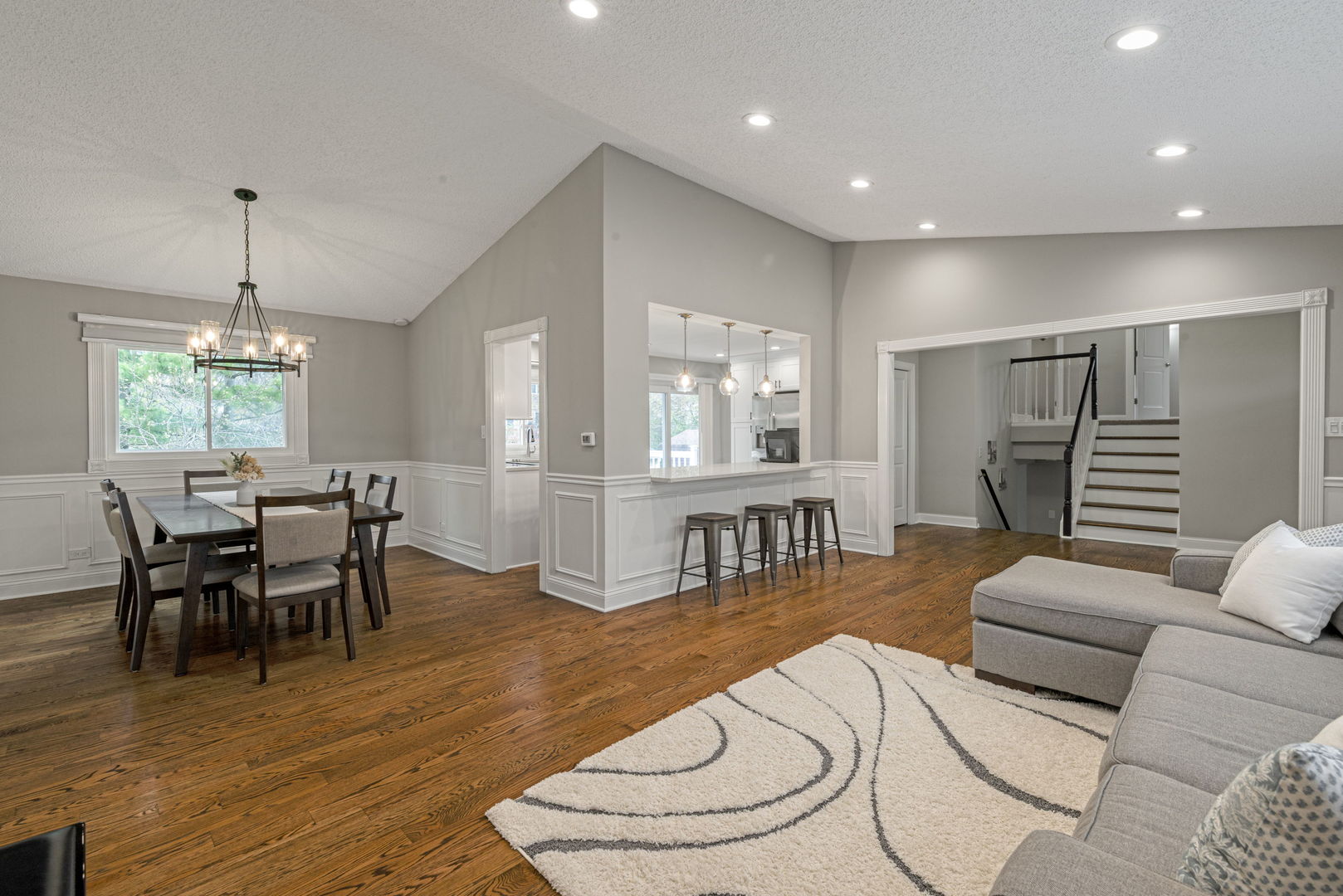 1890 Shorewood Drive, Hoffman Estates, IL 60192