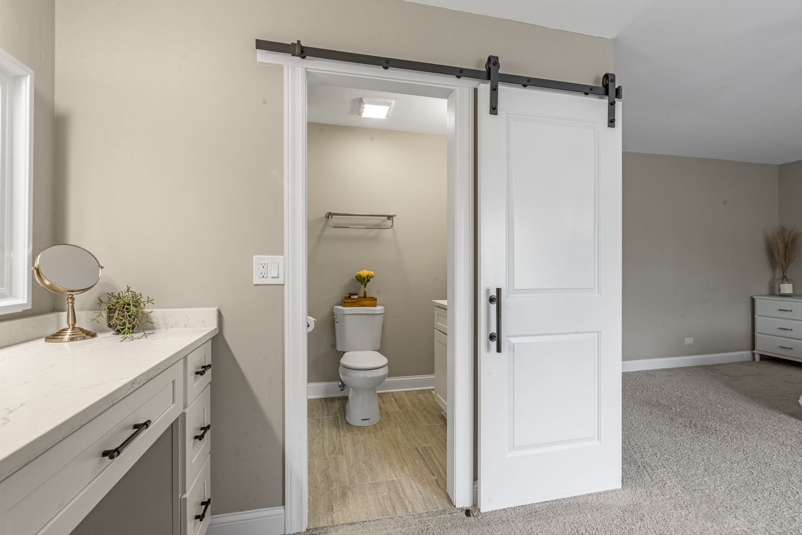 1890 Shorewood Drive, Hoffman Estates, IL 60192