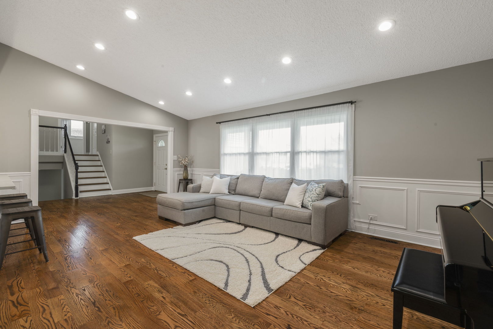 1890 Shorewood Drive, Hoffman Estates, IL 60192