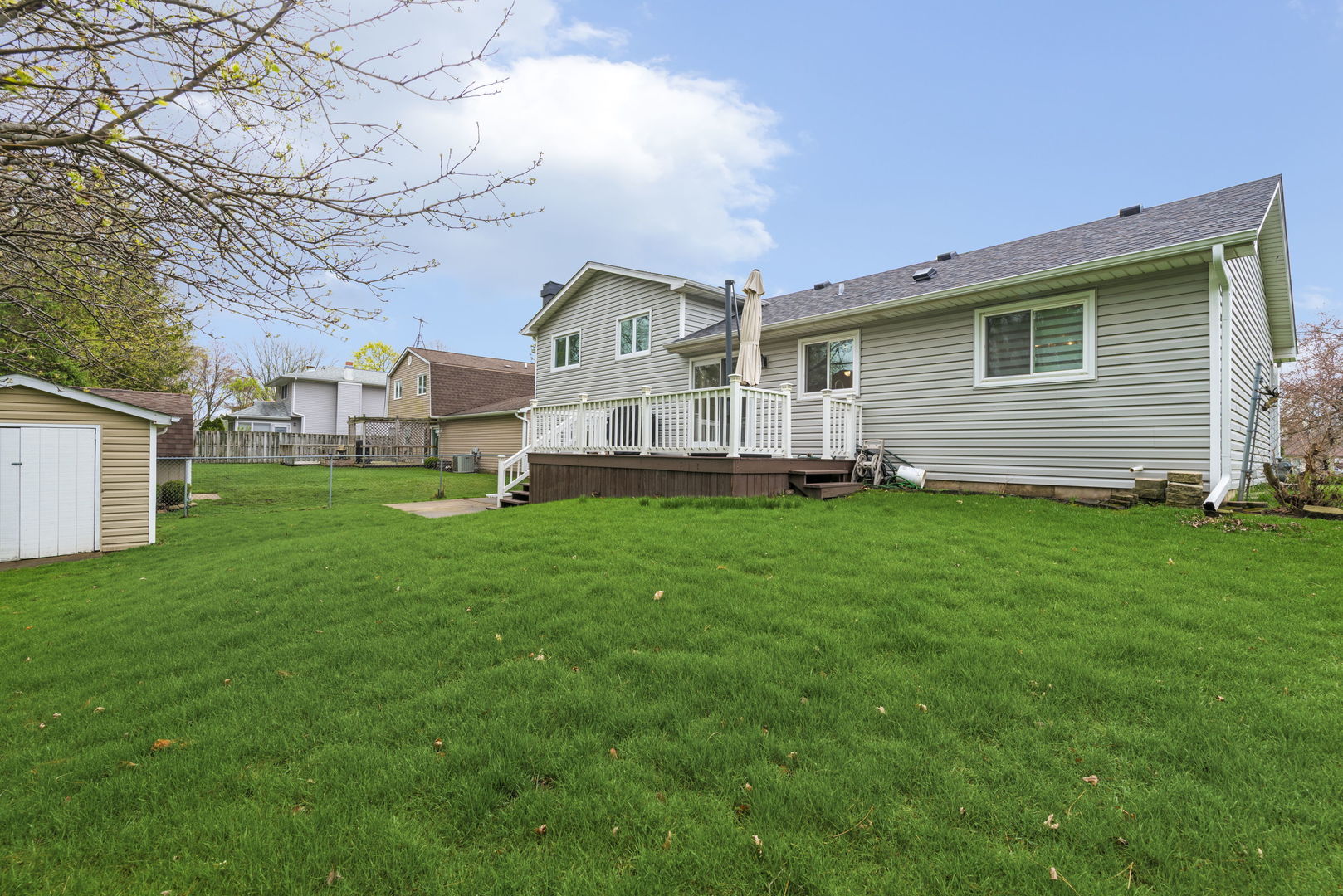 1890 Shorewood Drive, Hoffman Estates, IL 60192