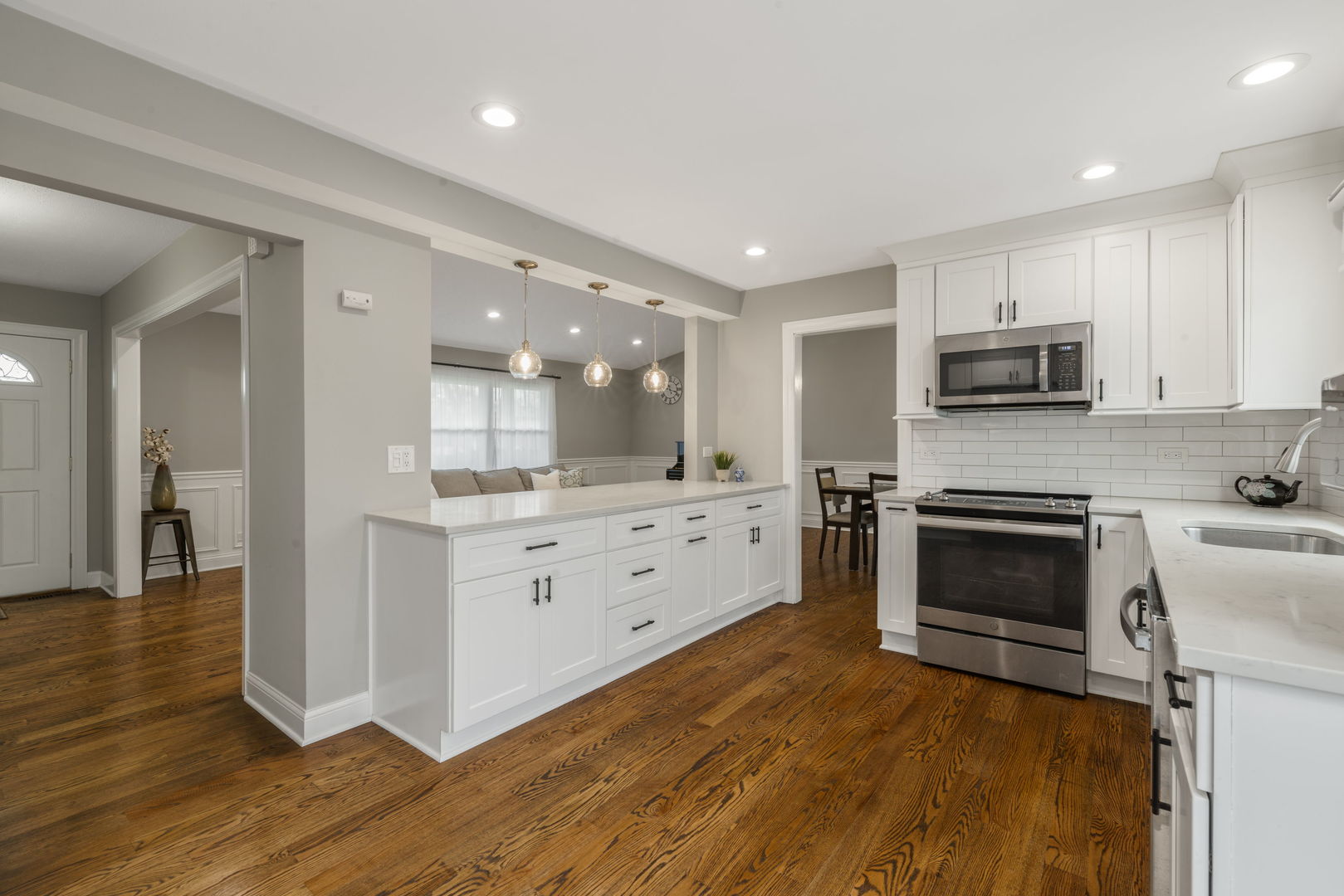 1890 Shorewood Drive, Hoffman Estates, IL 60192