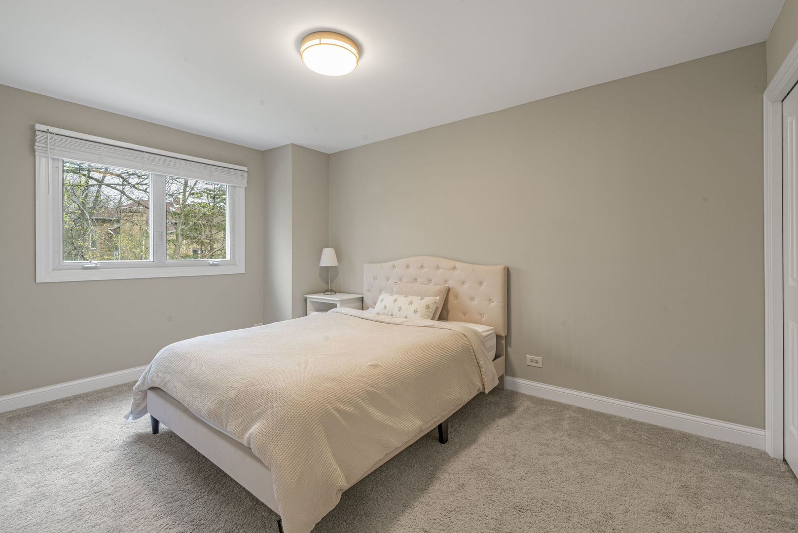 1890 Shorewood Drive, Hoffman Estates, IL 60192