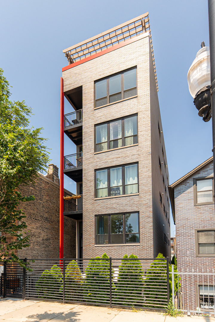 2108 W 18th Place #2, Chicago, IL 60608