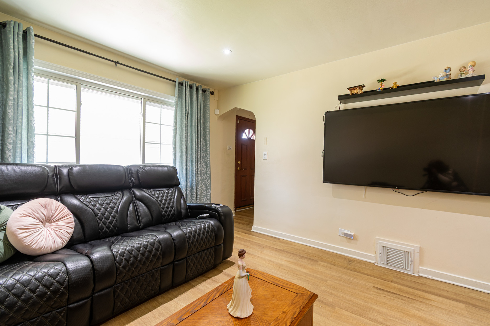 6824 S Kildare Avenue, Chicago, IL 60629