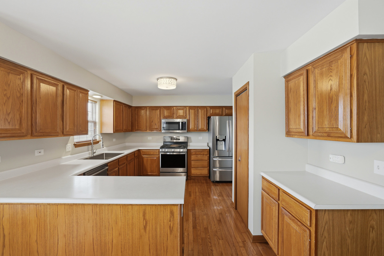 2300 Wesmere Lakes Drive, Plainfield, IL 60586