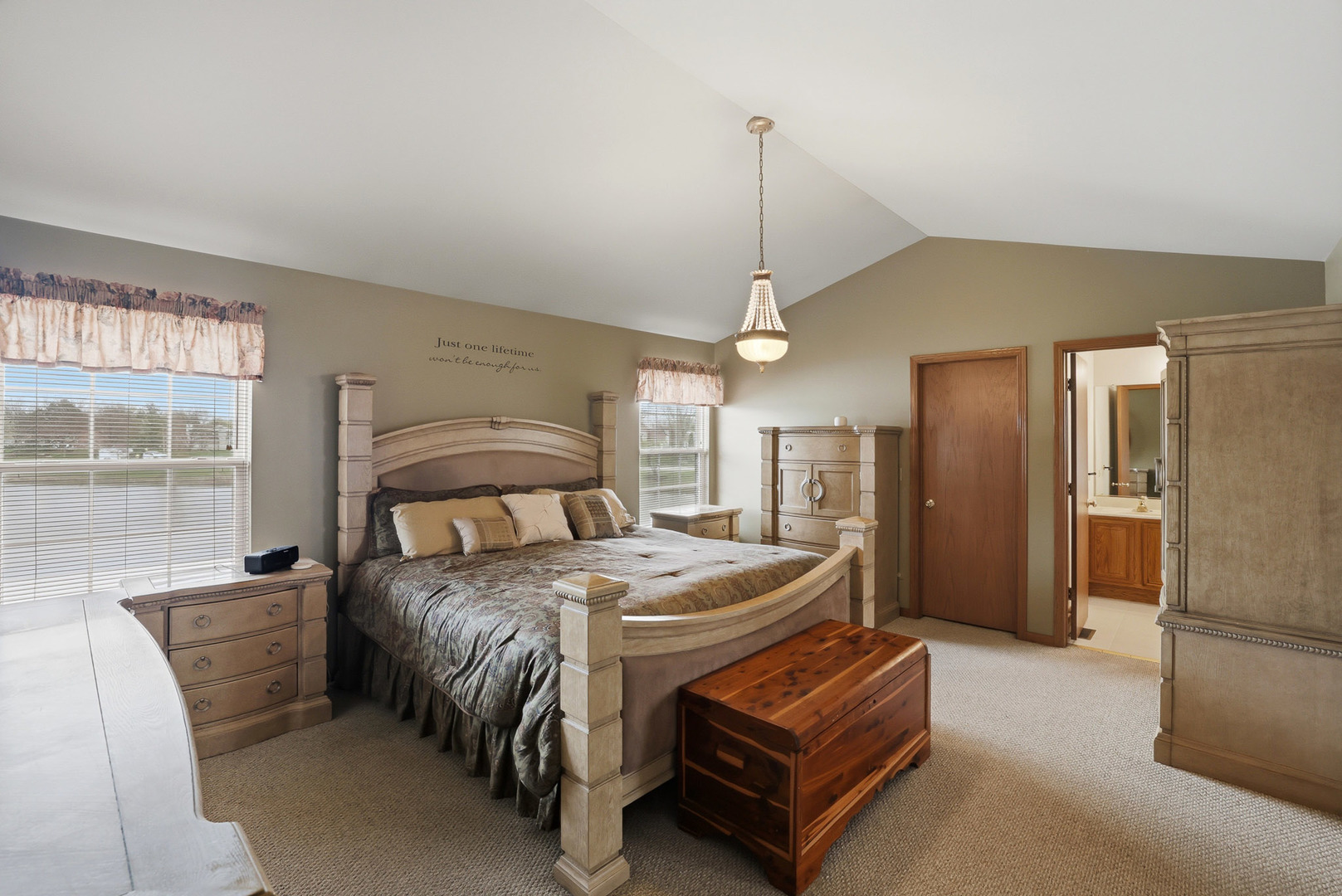 2300 Wesmere Lakes Drive, Plainfield, IL 60586