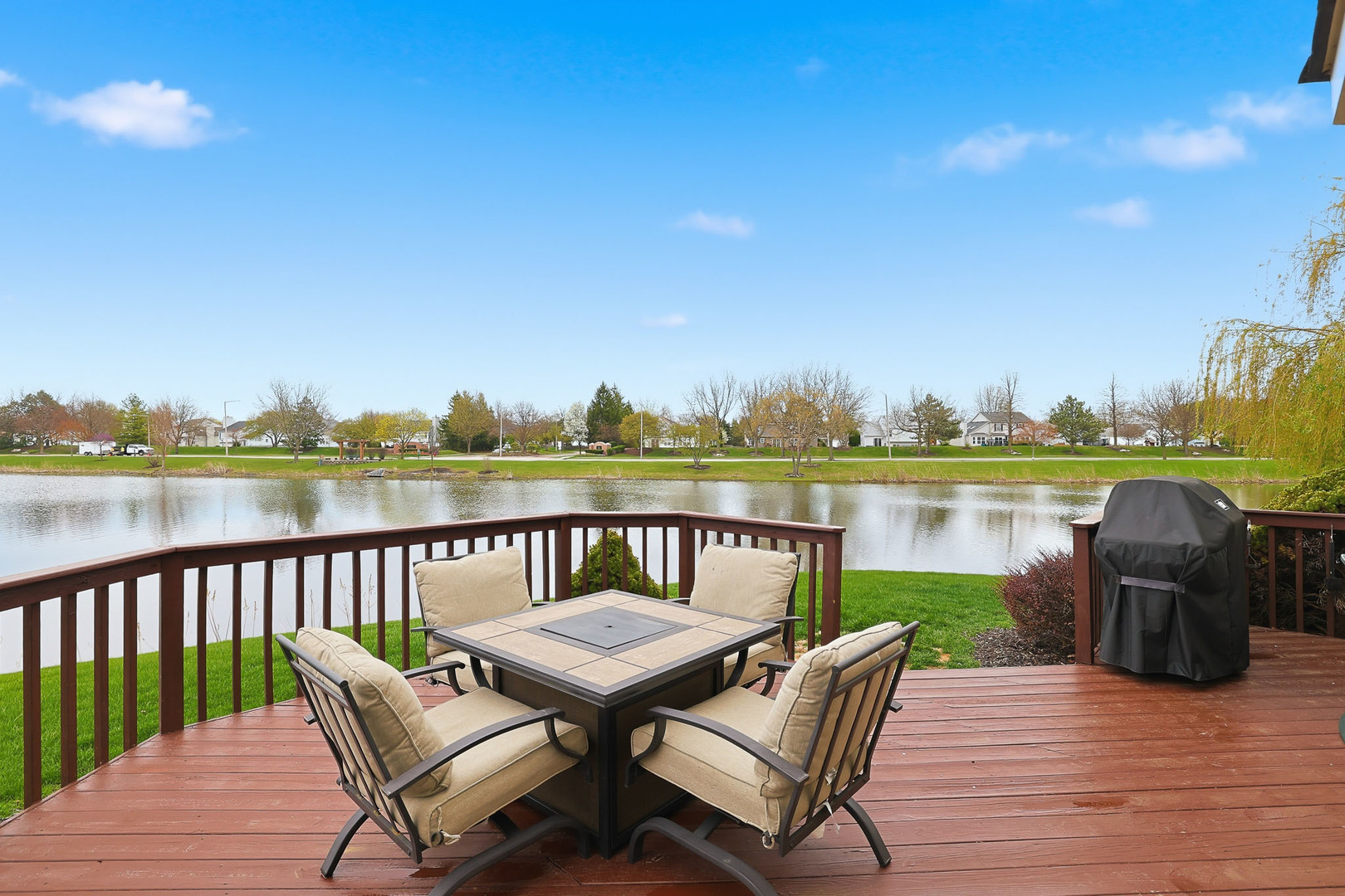 2300 Wesmere Lakes Drive, Plainfield, IL 60586