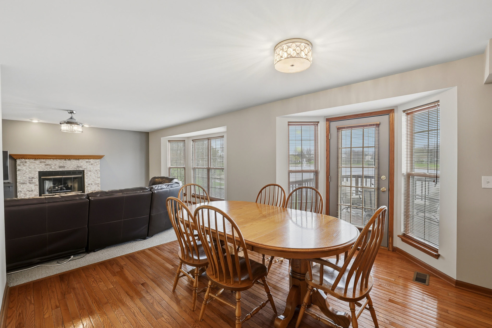 2300 Wesmere Lakes Drive, Plainfield, IL 60586