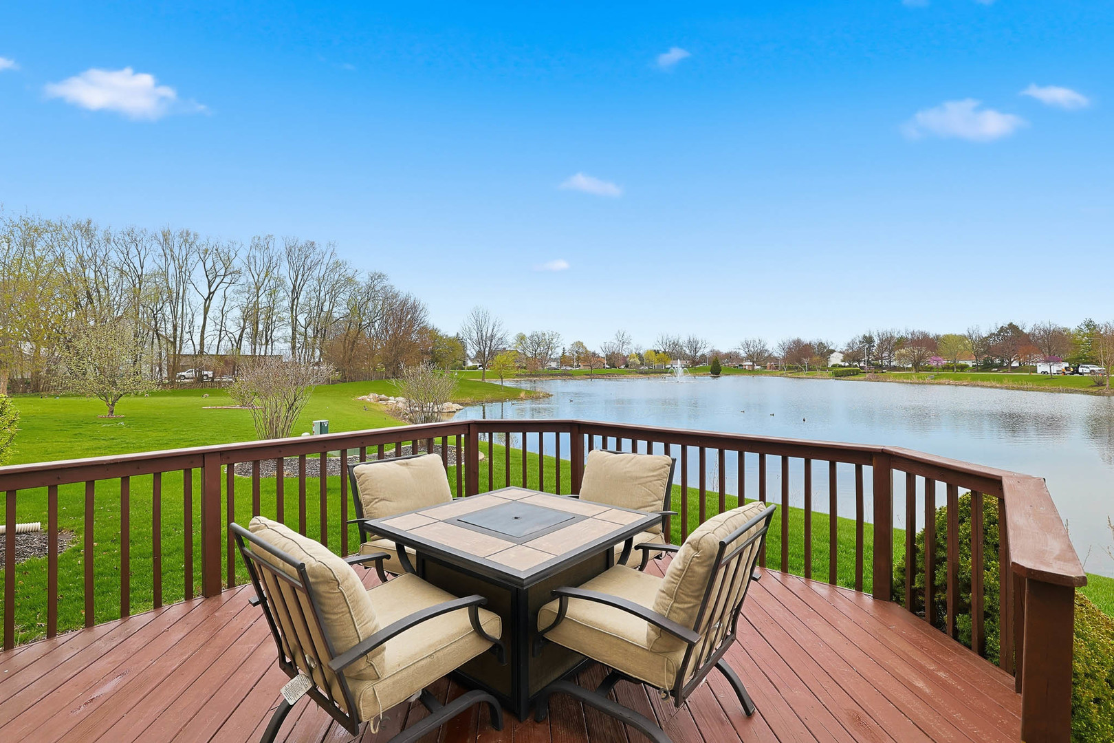 2300 Wesmere Lakes Drive, Plainfield, IL 60586